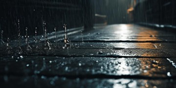 下雨天有多黑究竟是哪首歌?