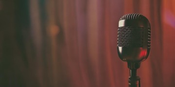 年轻人适合唱哪些低音歌呢？