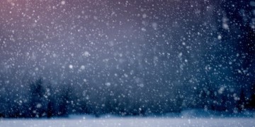 天空还下着雪花到底是什么歌？