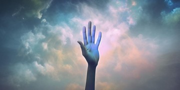 上天夺走你的双手究竟是哪首歌？