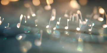 你永远在我的身边出自哪首歌?