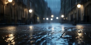 雨夜里下个不停到底是什么歌？