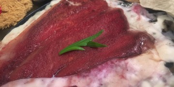 粤语沉默的眼神究竟是哪首歌？